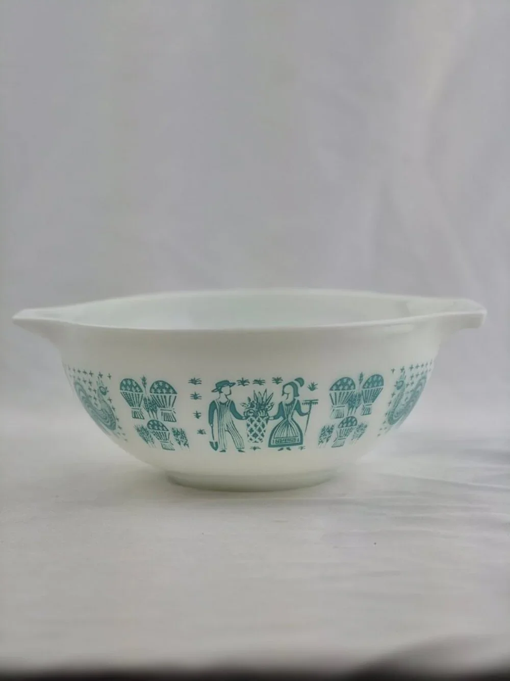 Vintage Pyrex 443 2.5 Quart Amish Butter Print Cinderella Style Bowl